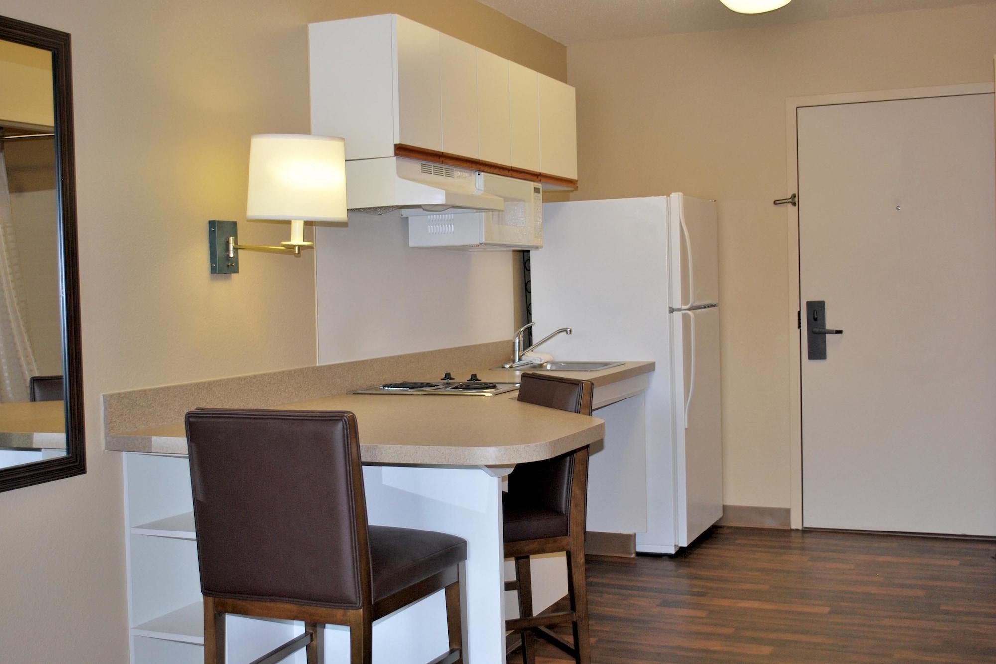 Extended America Select - Chicago - - East Naperville