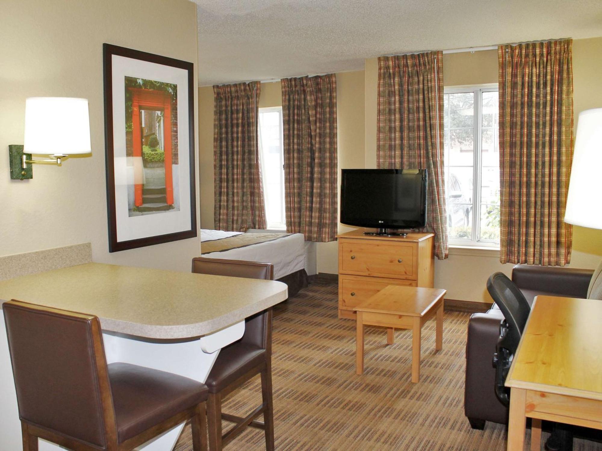 Extended America Select - Chicago - - East 2* Naperville