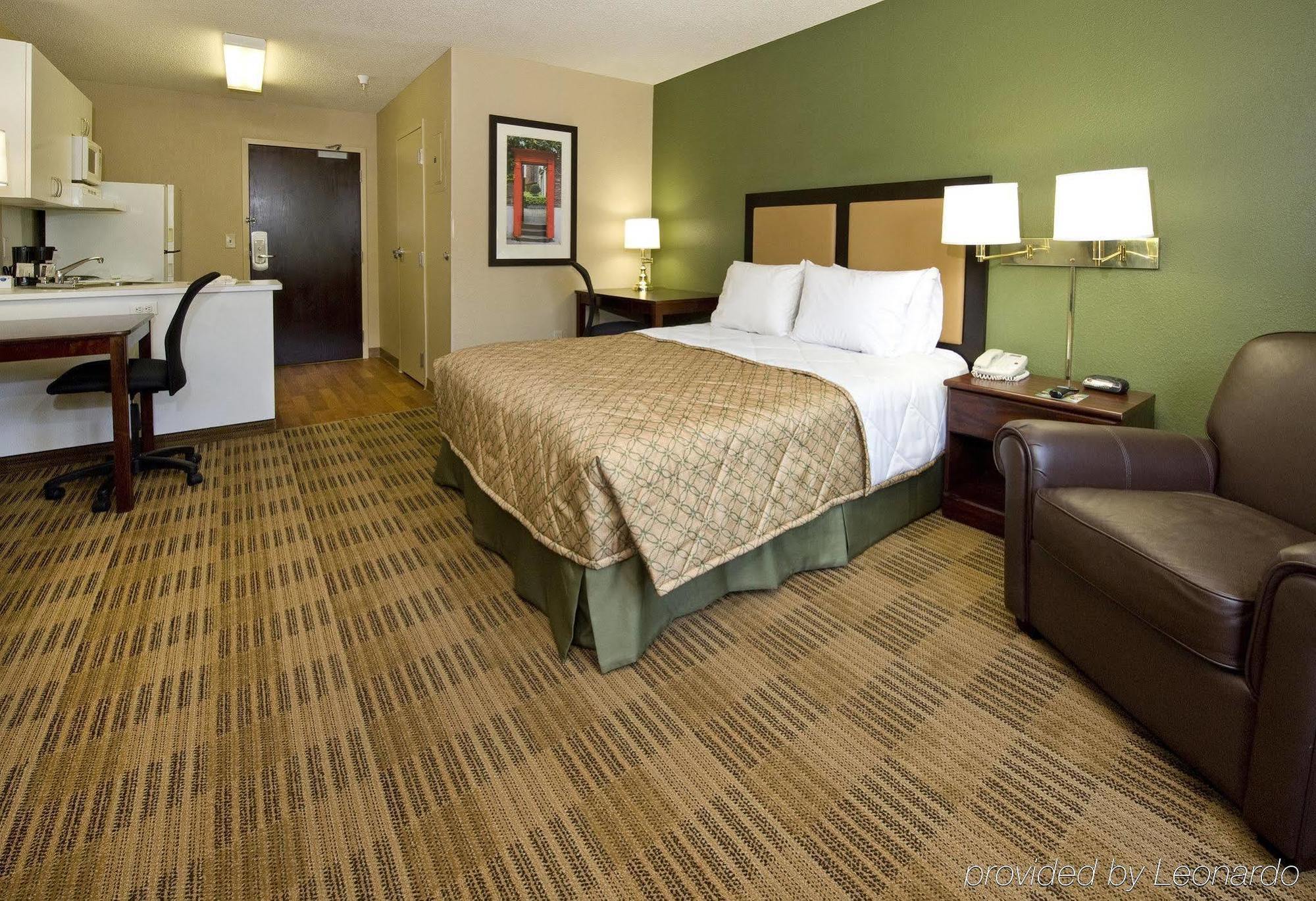 Extended America Select - Chicago - - East 2* Naperville