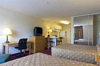 Extended America Select - Chicago - - East Naperville